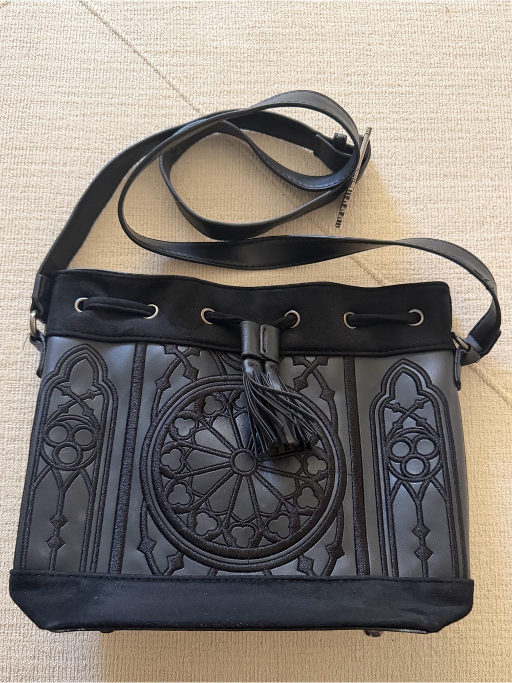 Restyle Sanctum Bucket bag - Picture 3 of 9